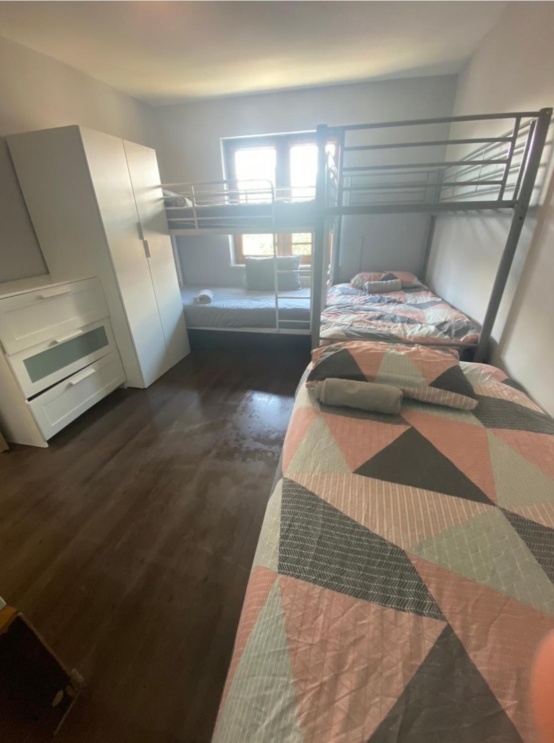 Dorm Room 5-6 People Shared Bathroom Outside Room Dublin Bagian luar foto