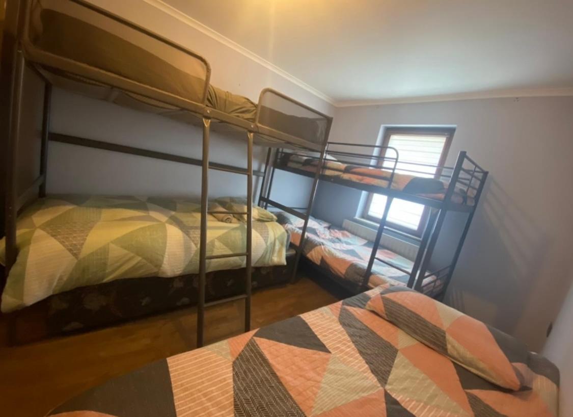 Dorm Room 5-6 People Shared Bathroom Outside Room Dublin Bagian luar foto