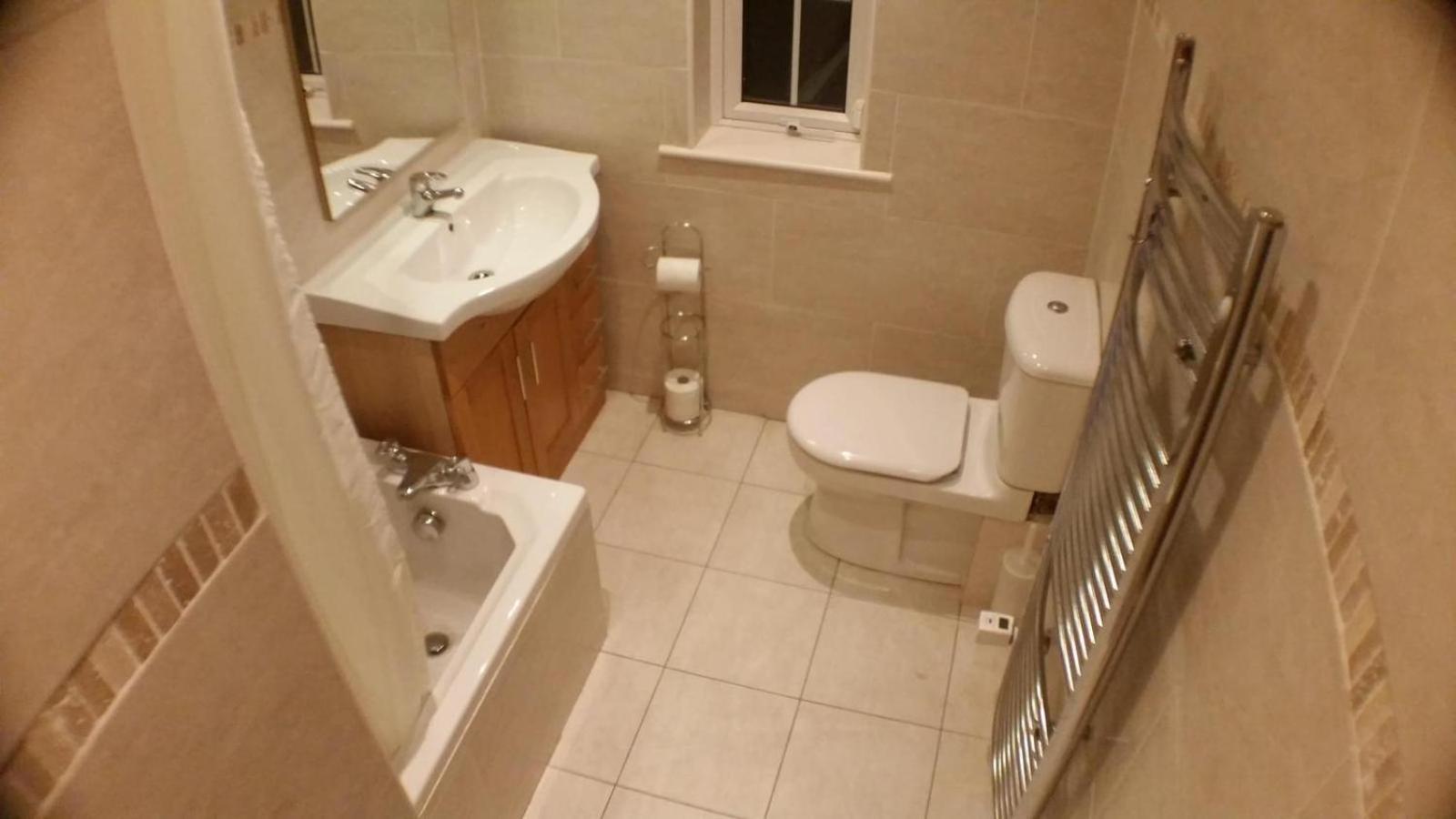 Dorm Room 5-6 People Shared Bathroom Outside Room Dublin Bagian luar foto